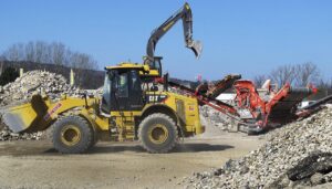 相続した空き家は解体すべきか、判断ポイントは？