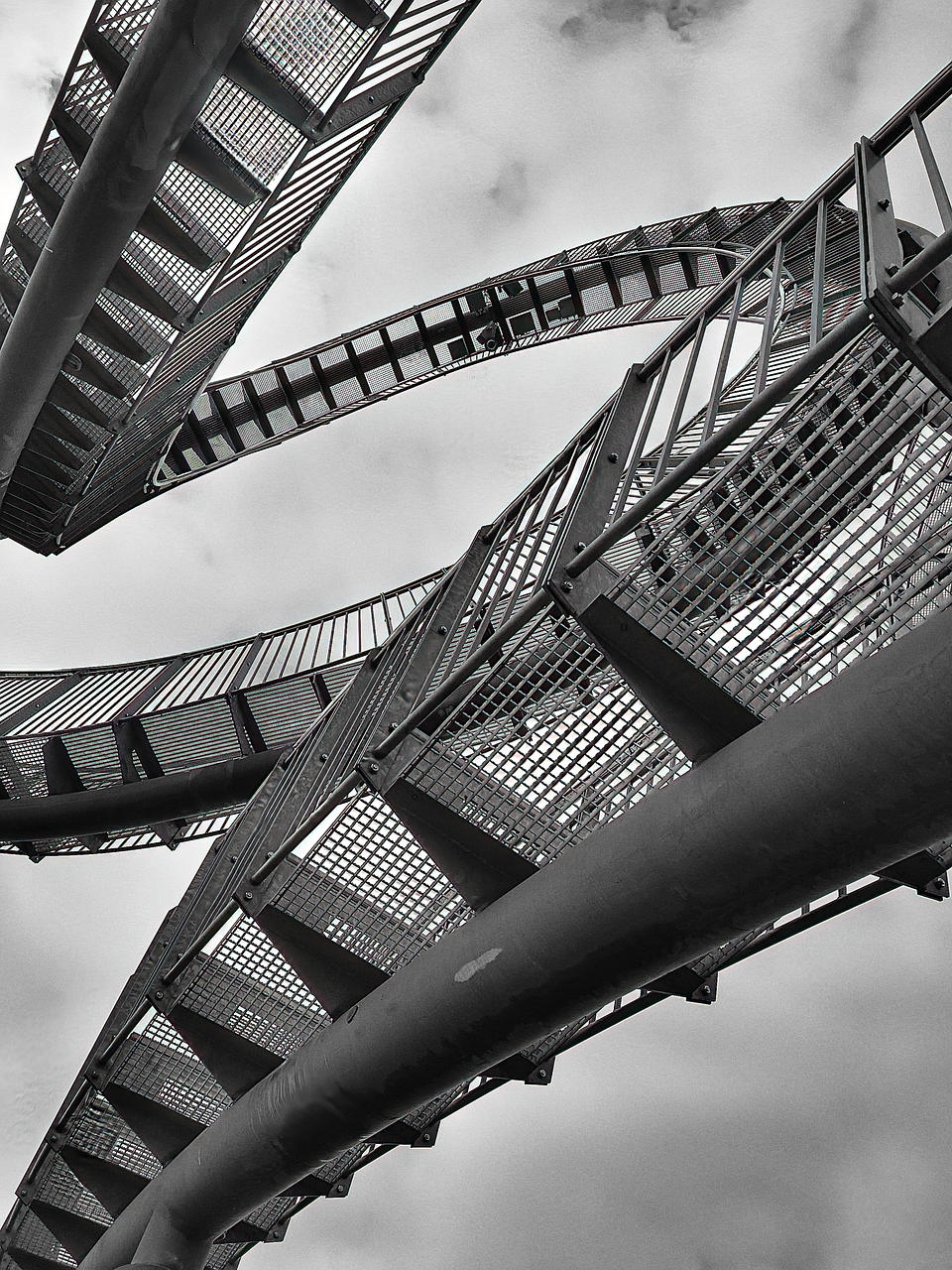 相続した空き家を地方で売却する際の注意点は？